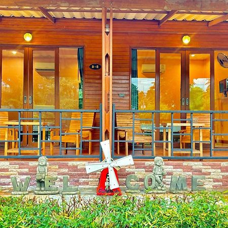 Aow Thai Homestay Ban Hin Dam エクステリア 写真